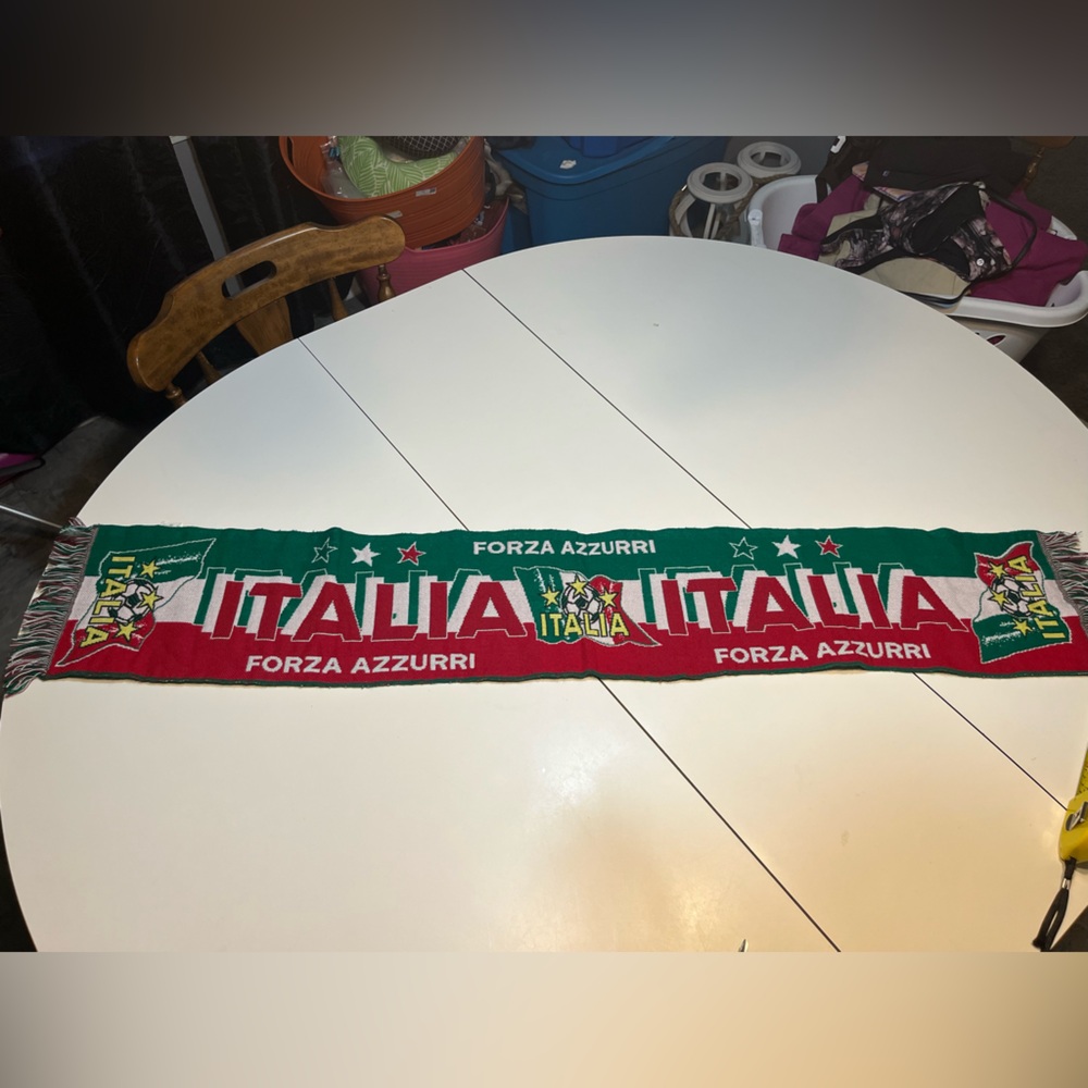 Italy Italia football Soccer scarf forza azzuri red green yellow